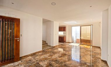Alquiler de Casa Moderna de 2 Pisos y 3 Dormitorios - Conjunto Cerrado Terranova, Salinas, Santa Elena