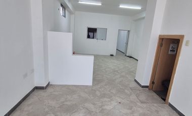 Local Comercial en Alquiler en Kennedy, Planta Baja, 1 Baño, Norte de Guayaquil.