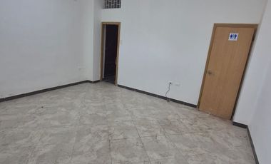 Local Comercial en Alquiler en Kennedy, Planta Baja, 1 Baño, Norte de Guayaquil.