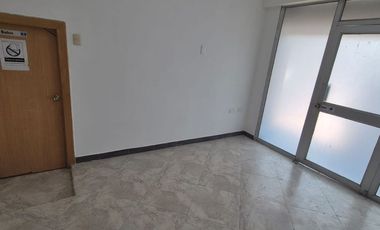 Local Comercial en Alquiler en Kennedy, Planta Baja, 1 Baño, Norte de Guayaquil.