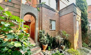 ARRIENDO CASA CASTROPOL MEDELLIN