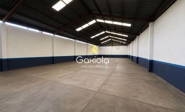 Se RENTA Bodega de 2 niveles, ubicada en Calz. Aeropuerto, Col. Bachigualato