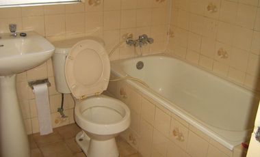 ARRIENDO CASA EN CONJUNTO HABITACIONAL LOS CARRERA QUIPUE