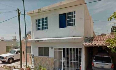 Hermosa Casa en Venta en Manzanillo, Colima.