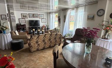 Casa en venta con 2 apartamentos independientes Calarcá - Quindío