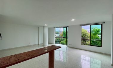 Extraordinario apartamento en Santa Mónica con 100 m2 3 alcobas y 2 baños. Doquebradas.