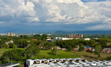 Extraordinaria oficina/consultorio con vista a las montañas en Cerritos Mall. Pereira - Colombia.