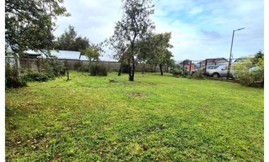 Se vende Casa con amplio terreno excelente ubicación
