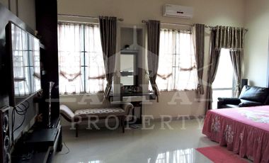 Turun Harga! Jual Sewa Rumah Mewah Siap Huni Bonus Interior Mewah