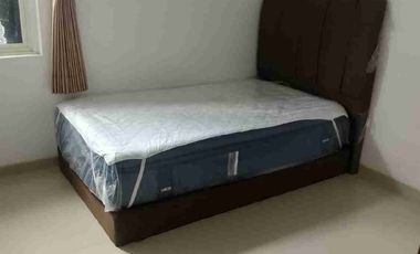 Disewakan Rumah Graha Natura Surabaya Barat Semi Furnished dekat Gwalk Citraland