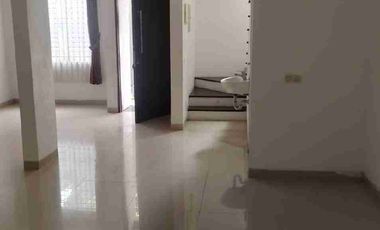 Disewakan Rumah Graha Natura Surabaya Barat Semi Furnished dekat Gwalk Citraland