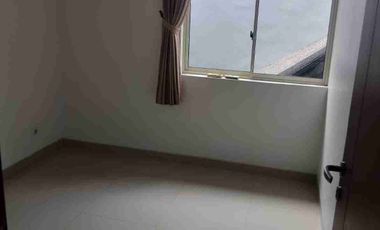 Disewakan Rumah Graha Natura Surabaya Barat Semi Furnished dekat Gwalk Citraland