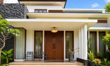 DIJUAL CEPAT MURAH RUMAH MEWAH PRIVATE POOL DI KOMPLEK ELIT VILLA CINERE MAS
