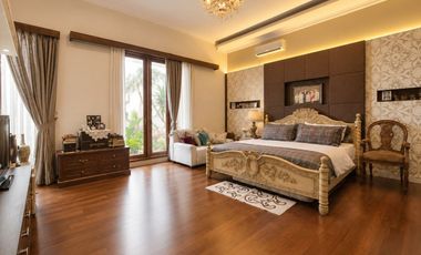 DIJUAL CEPAT MURAH RUMAH MEWAH PRIVATE POOL DI KOMPLEK ELIT VILLA CINERE MAS
