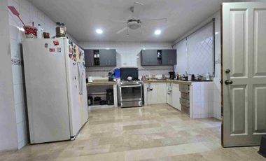 vendo casa en ubicación cerrada el manantial, los ceibos frente a Mac Donald