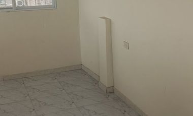 ALQUILER DE CASA MULTIFAMILIAR, CUENTA CON UN DEPARTAMENTO Y DOS SUITE