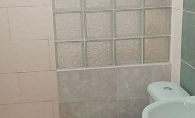 ALQUILER DE CASA MULTIFAMILIAR, CUENTA CON UN DEPARTAMENTO Y DOS SUITE
