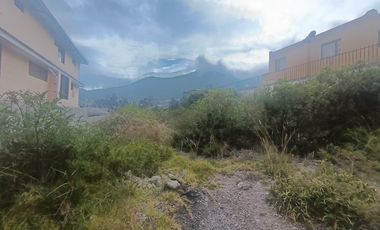 Terreno de Venta en la Urbanización La Marca, Mitad del Mundo.