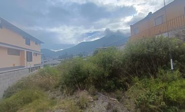 Terreno de Venta en la Urbanización La Marca, Mitad del Mundo.