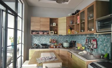 Jual Rumah BESAR plus Kolam renang Pribadi di Arcamanik dekat Antapani kota Bandung harga MURAH