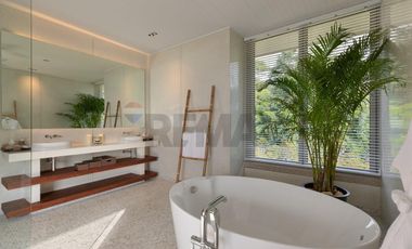 Award Worthy 4 Bedroom Luxury Sea View Villa in Taling Ngam, Koh Samui