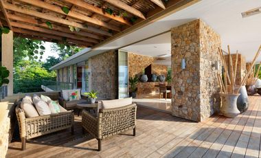 Award Worthy 4 Bedroom Luxury Sea View Villa in Taling Ngam, Koh Samui