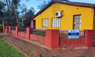 CASA EN VENTA EN ESQUINA - GRAN LOTE- Z/AV. QUARANTA Y RUTA 213