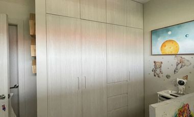 Departamento Semi Amoblado en Venta en San Bernardo III Samborondón | 2 Habitaciones Frente al Área Social