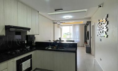 Departamento Semi Amoblado en Venta en San Bernardo III Samborondón | 2 Habitaciones Frente al Área Social