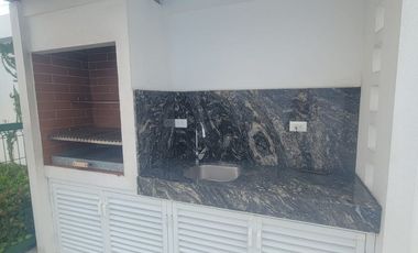 Departamento Semi Amoblado en Venta en San Bernardo III Samborondón | 2 Habitaciones Frente al Área Social