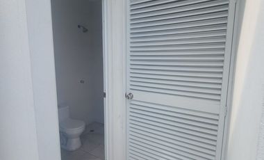 Departamento Semi Amoblado en Venta en San Bernardo III Samborondón | 2 Habitaciones Frente al Área Social
