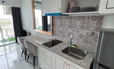 Jomtien • The Empire Tower • 21F Studio Condo