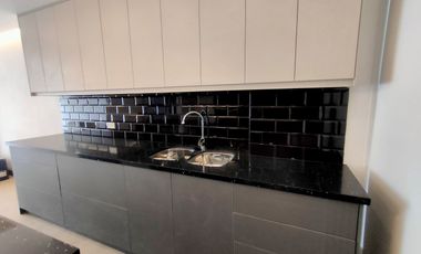 Se vende departamento vip en Amable Maria Loja Ecuador