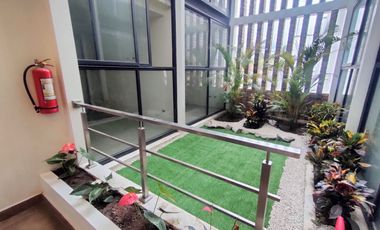 Se vende departamento vip en Amable Maria Loja Ecuador