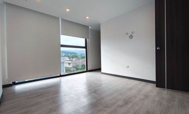 Se vende departamento vip en Amable Maria Loja Ecuador