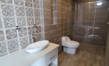 Se vende departamento vip en Amable Maria Loja Ecuador