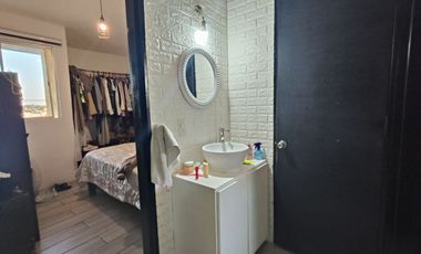 Departamento remodelado en VENTA sobre Av. Patria en El Sauz