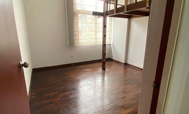CASA EN ALQUILER EN SEGUNDO PISO GARDENIAS SURCO