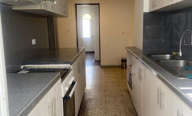 CASA EN ALQUILER EN SEGUNDO PISO GARDENIAS SURCO