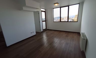 Amplio Duplex de 3D2B+E+B  con excelente ubicacón y gastos comunes incluidos