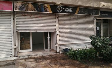 LOCAL COMERCIAL MANUEL RODRÍGUEZ SUR CON BLANCO ENCALADA, SANTIAGO, 31 M2, CON BODEGA Y ESTACIONAMIENTO