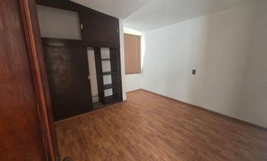 CASA SOLA EN RENTA EN METEPEC