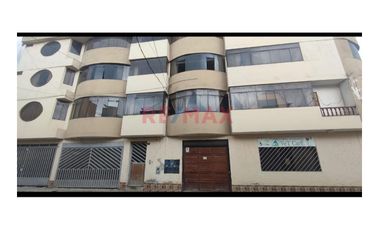Alquilo Amplio Departamento En 5To Piso Sin Ascensor En Via De Evitamiento Urb. La Alameda, Area 220M2 S/. 1,500 Soles