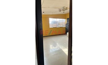 Alquilo Amplio Departamento En 5To Piso Sin Ascensor En Via De Evitamiento Urb. La Alameda, Area 220M2 S/. 1,500 Soles