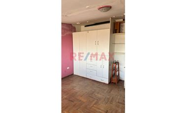 Alquilo Amplio Departamento En 5To Piso Sin Ascensor En Via De Evitamiento Urb. La Alameda, Area 220M2 S/. 1,500 Soles