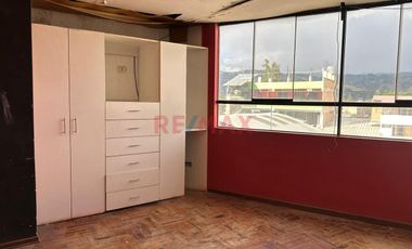 Alquilo Amplio Departamento En 5To Piso Sin Ascensor En Via De Evitamiento Urb. La Alameda, Area 220M2 S/. 1,500 Soles