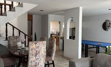 Hermosa casa amplia, cerca del tren suburbano, del centro de cuautitlan,moderna, muy iluminada,tres Recámaras.jardín propio.
