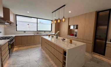 Amplia Casa en Venta, en parque Berna lomas II, 4 Recámaras
