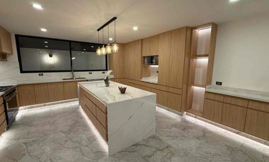 Amplia Casa en Venta, en parque Berna lomas II, 4 Recámaras