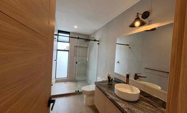 Amplia Casa en Venta, en parque Berna lomas II, 4 Recámaras